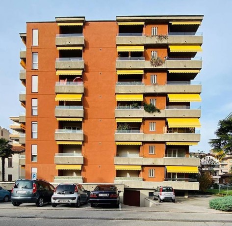 35-room-apartment-renovated-in-viganello-big-0