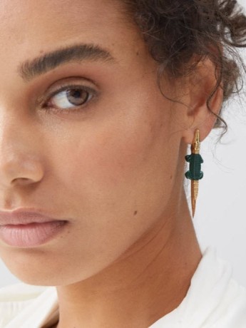 elevate-your-style-with-bibi-van-der-velden-discover-the-exquisite-alligator-malachite-18kt-gold-single-earring-big-0